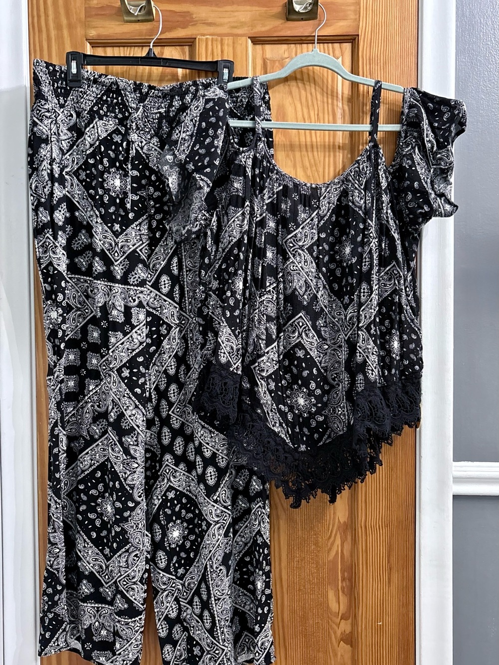 Maurices Black and White Paisley Women's Top and Pants Set